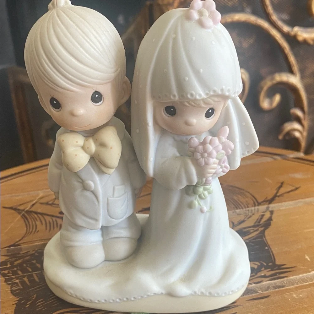 Precious Moments The Lord Bless You and Keep You Bride & Groom Cake Topper 1979